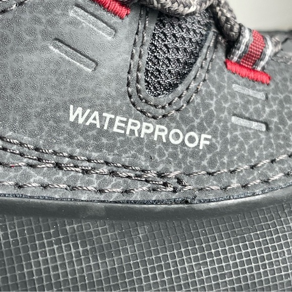 Columbia Men's Waterproof Hiking Boots - Gray and Red Size 10 - Picture 10 of 13